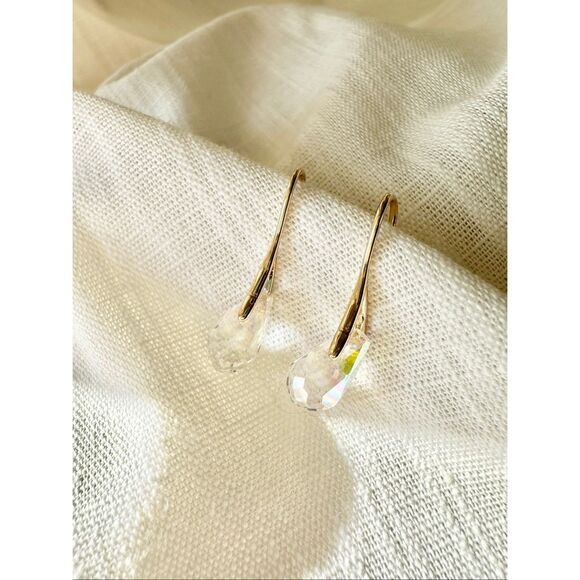 Iridescent teardrop dangle earrings - Picture 6 of 11